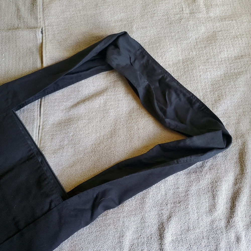 FINAL MARKDOWN- Black Crossbody Bag - Picture 6 of 10